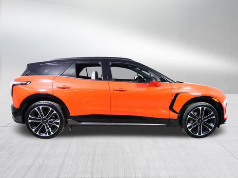 Used 2025 Chevrolet Blazer EV SS w/ Performance Package image 8