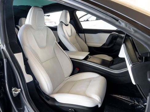 Used 2021 Tesla Model S Plaid image 27