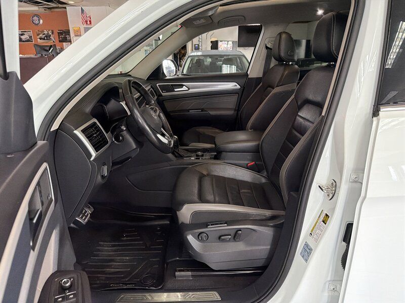 Used 2022 Volkswagen Atlas SEL Premium AWD/4WD image 9