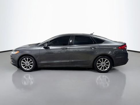 Used 2017 Ford Fusion SE w/ Fusion SE Technology Package FWD image 9