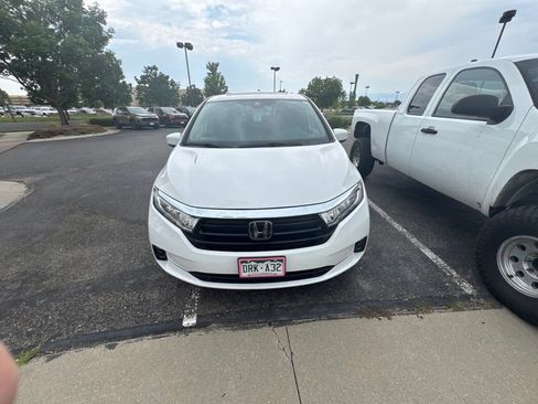 Used 2024 Honda Odyssey Touring image 2