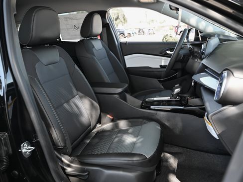 New 2026 Chevrolet Trax LT w/ LPO, Blackout Package image 31