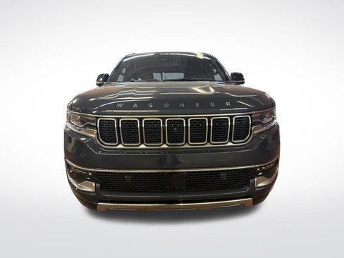 Used 2025 Jeep Wagoneer Series III w/ Premium Group I AWD/4WD image 10