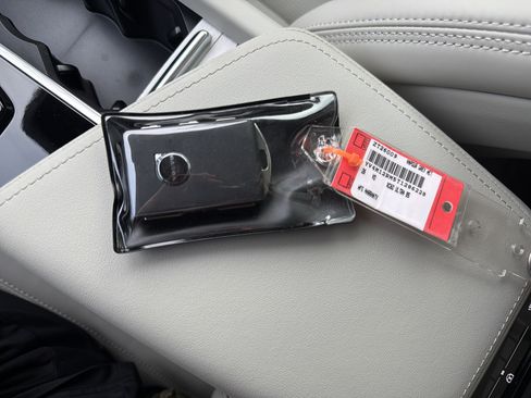 Used 2026 Volvo XC60 B5 Ultra w/ Protection Package Premier image 38