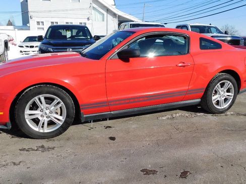 Used 2010 Ford Mustang Premium image 2
