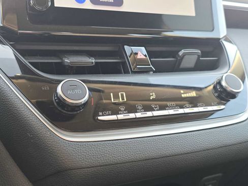 Used 2024 Toyota Corolla LE FWD image 34