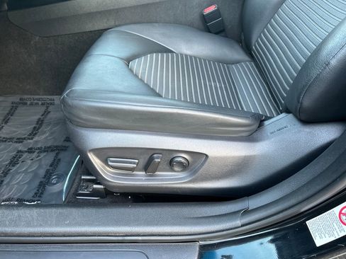 Used 2018 Toyota Camry L image 14