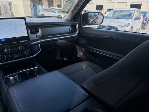 Used 2022 Ford Expedition XLT image 20