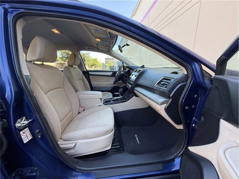 Used 2017 Subaru Outback 2.5i AWD/4WD image 11