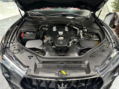 Used 2019 Maserati Levante GranSport AWD/4WD image 25