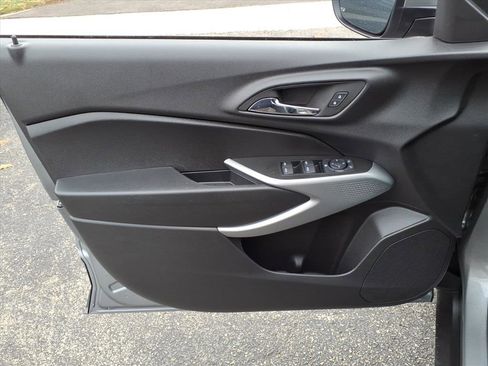 Certified 2025 Chevrolet Trax LS w/ LS Convenience Package image 15