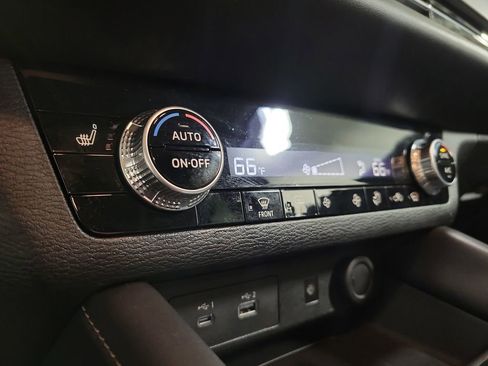 Used 2022 Mitsubishi Outlander SE image 15