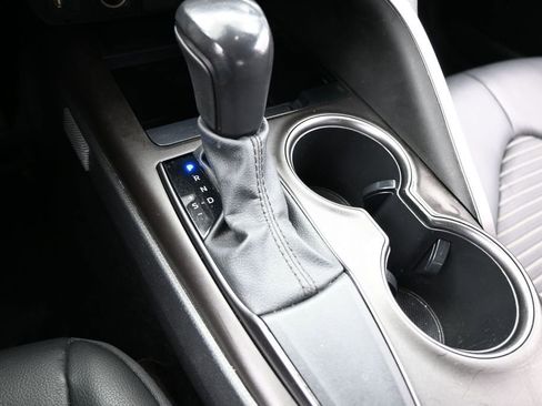 Used 2021 Toyota Camry SE FWD image 25