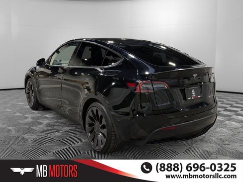 Used 2022 Tesla Model Y Performance image 8