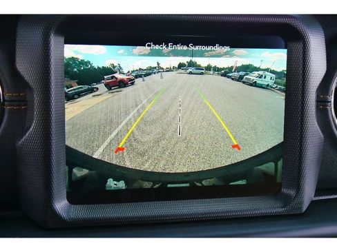Used 2022 Jeep Wrangler Unlimited Sahara AWD/4WD image 27