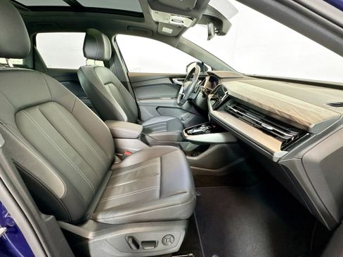 Used 2024 Audi Q4 e-tron Premium w/ Convenience Package image 26