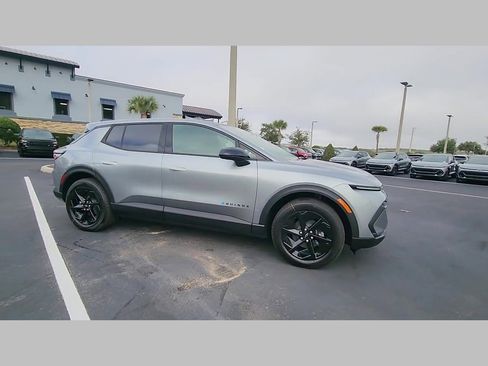 New 2026 Chevrolet Equinox EV LT image 21