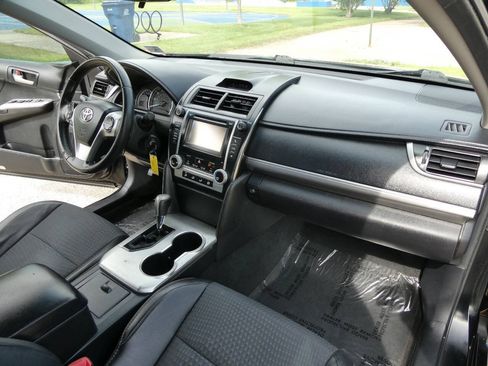Used 2012 Toyota Camry SE FWD image 26