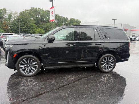 Used 2024 Cadillac Escalade Sport AWD/4WD image 3