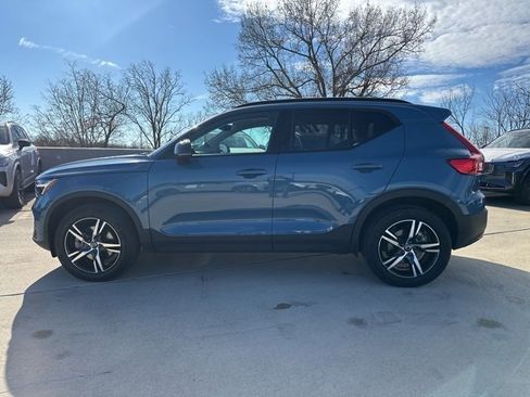 Certified 2023 Volvo XC40 B5 Plus image 5