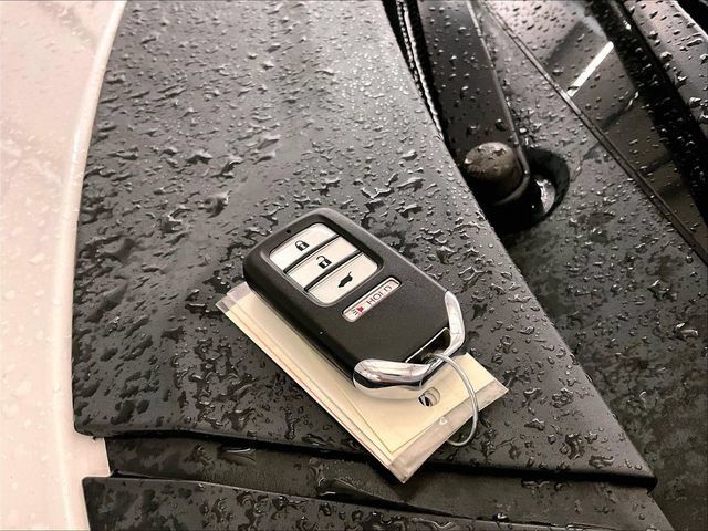 Used 2019 Honda Fit EX image 9