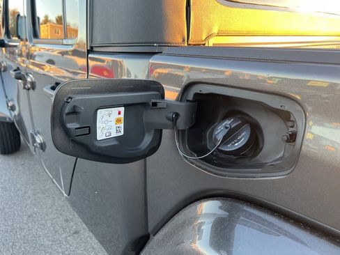 New 2026 Jeep Gladiator Sport image 15