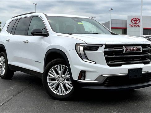 Used 2024 GMC Acadia Elevation FWD image 3