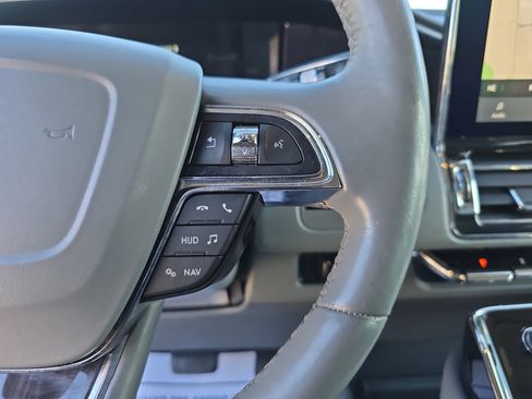 Used 2020 Lincoln Navigator L Reserve w/ Equipment Group 208A Reserve image 17