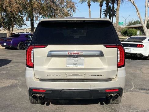 Used 2021 GMC Yukon Denali w/ Denali Premium Package image 5