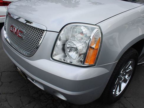 Used 2014 GMC Yukon XL Denali image 10