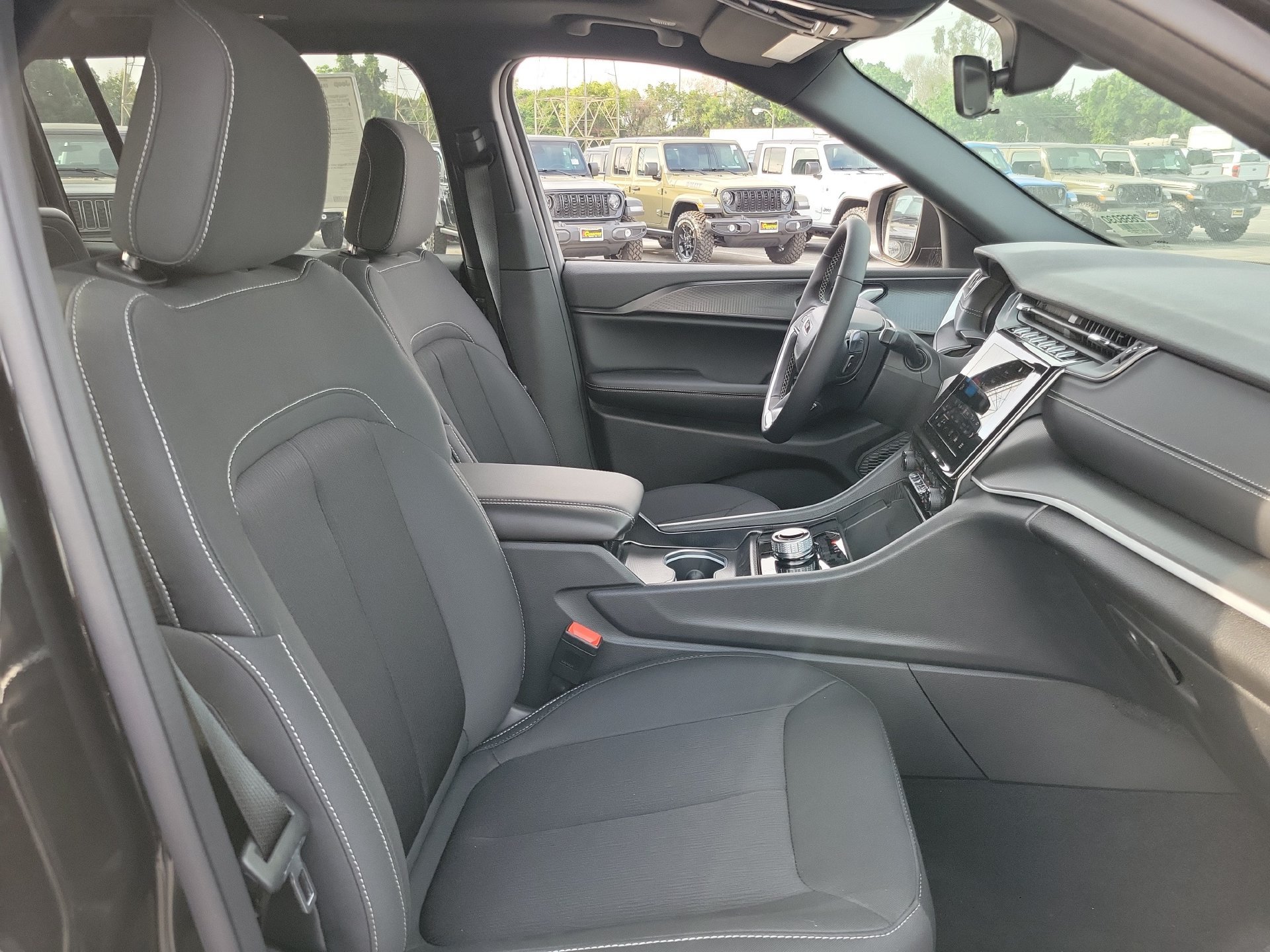 New 2026 Jeep Grand Cherokee L 4WD image 13