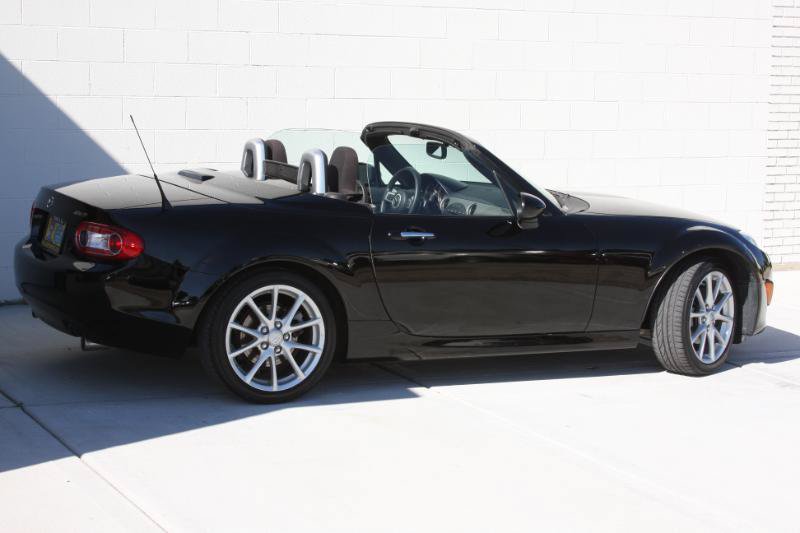 Used 2010 MAZDA MX-5 Miata Touring RWD image 13