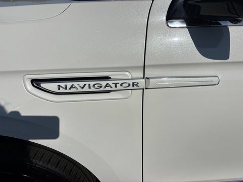 Used 2020 Lincoln Navigator Reserve w/ Equipment Group 208A Reserve AWD/4WD image 10