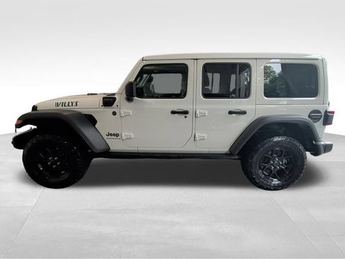 Used 2024 Jeep Wrangler Unlimited AWD/4WD image 2