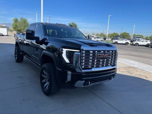 Used 2024 GMC Sierra 2500 Denali w/ Denali Reserve Package AWD/4WD image 5