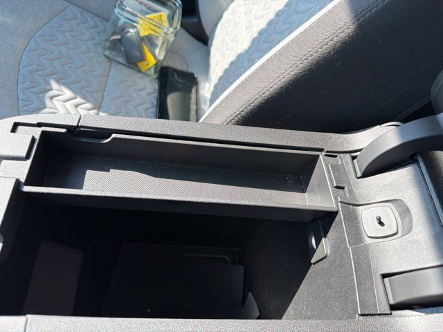 Used 2023 Chevrolet Equinox LS FWD image 45