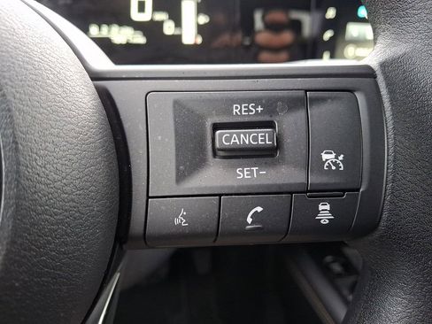 Certified 2025 Nissan Kicks SV image 21