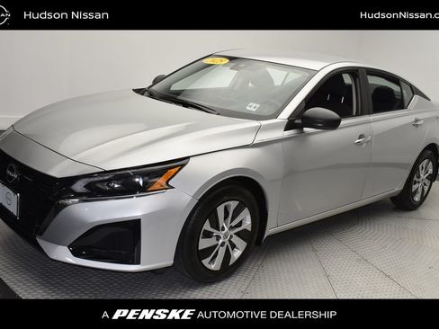 Used 2025 Nissan Altima 2.5 S FWD image 1