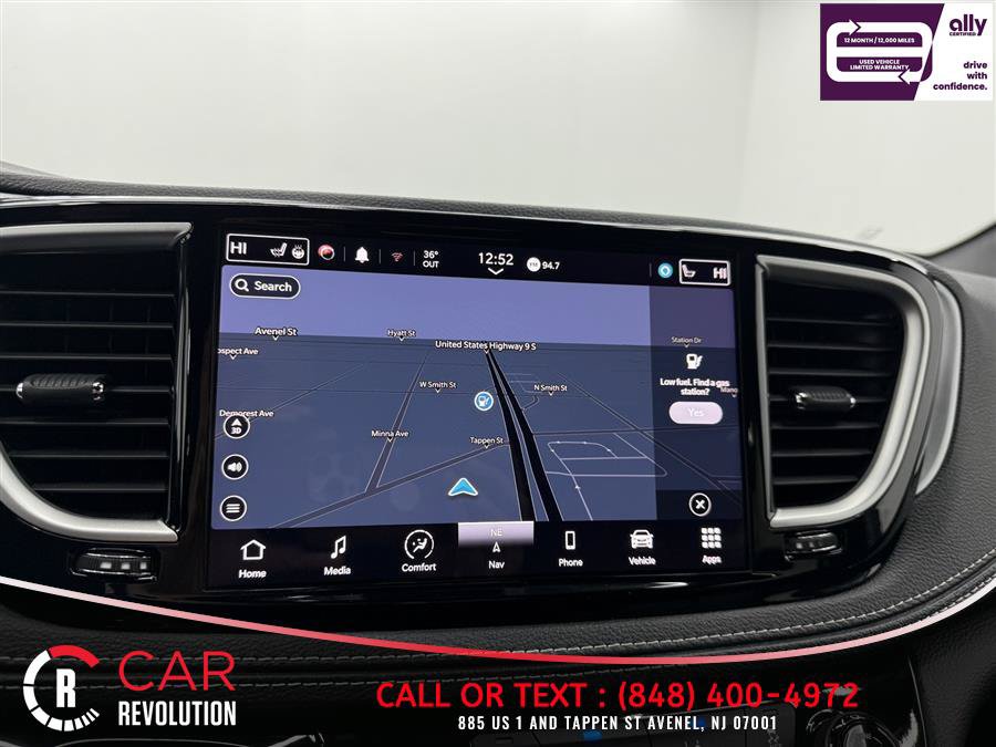 Used 2024 Chrysler Pacifica Limited FWD image 20