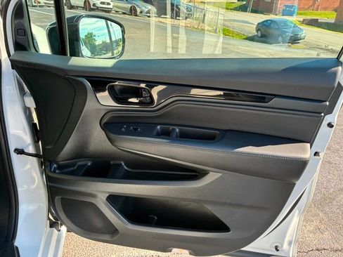 Used 2023 Honda Odyssey Elite image 18
