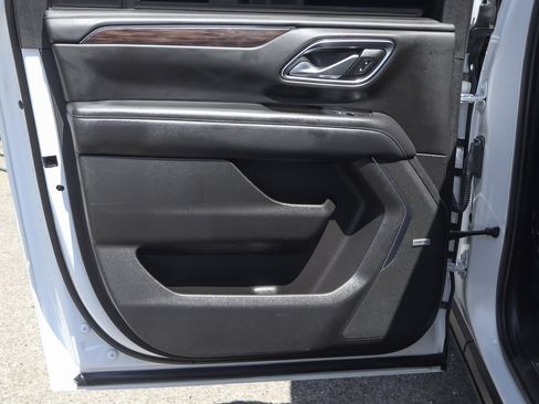 Used 2021 Chevrolet Suburban LT RWD image 46