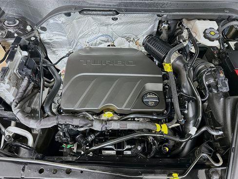 Used 2025 Chevrolet Trax LS image 31