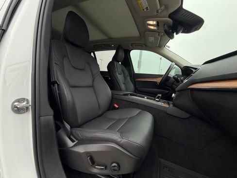 Used 2025 Volvo XC90 T8 Plus w/ Protection Package Premier image 27