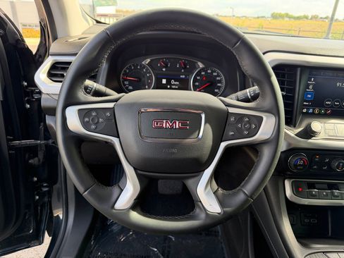 Used 2023 GMC Acadia SLT AWD/4WD image 9