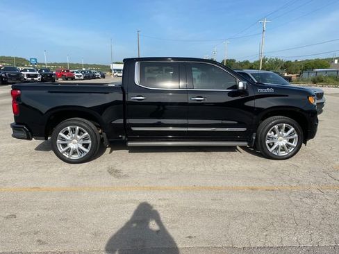 Used 2023 Chevrolet Silverado 1500 High Country w/ High Country Premium Package AWD/4WD image 7