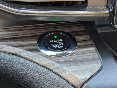 Used 2020 Ford Explorer Limited image 23