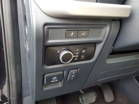 Used 2023 Ford Expedition Max XLT image 13