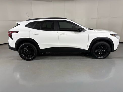 Used 2026 Chevrolet Trax ACTIV w/ Sunroof Package image 9