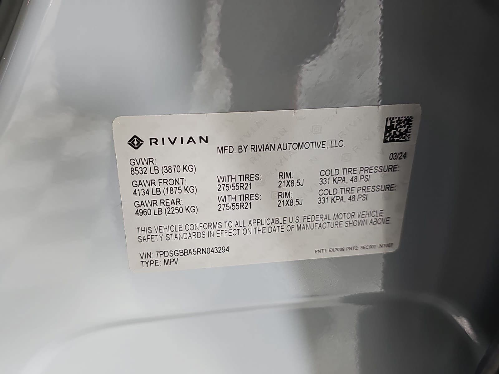 Used 2024 Rivian R1S Adventure Dual AWD/4WD image 32