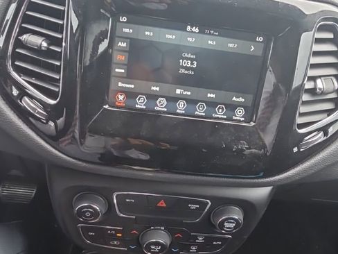 Used 2021 Jeep Compass Latitude image 16